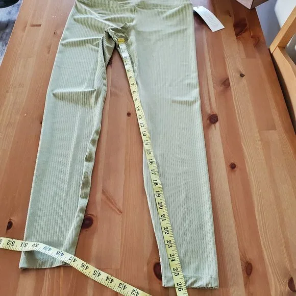 All in Motion - Women's Ultra High-Rise Rib Leggings  Olive Green Size M Reg - Picture 7 of 13
